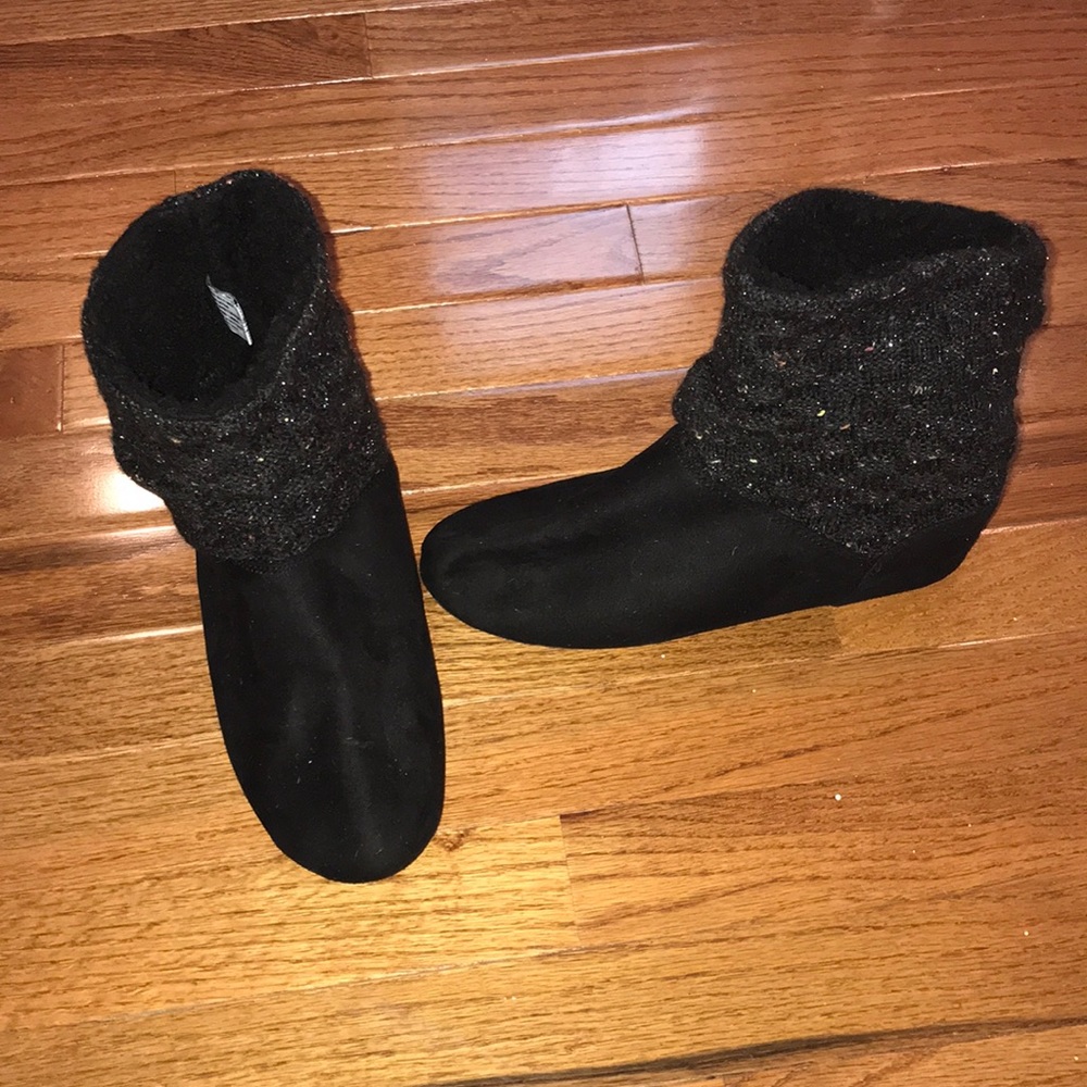 Bearpaw Black Comfy Boots